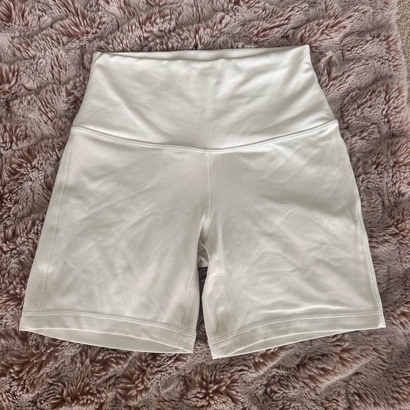 Align High Rise Short 6inch - Picture 2 of 3